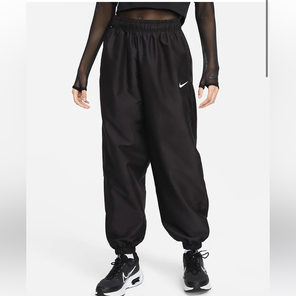 Brand new without tags Nike woven  joggers - Picture 8 of 8